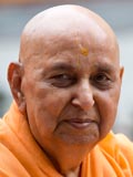 Swamishri bids Jai Swaminarayan to devotees
