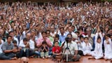  Devotees doing darshan of Swamishri