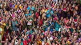 Devotees engaged in darshan of Swamishri
