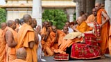  Swamishri bids Jai Swaminarayan to sadhus
