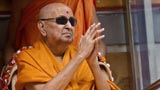  Swamishri bids Jai Swaminarayan to devotees
