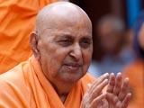  Swamishri blesses devotees