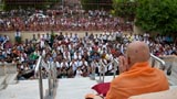  Devotees doing darshan of Swamishri