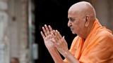  Swamishri blesses devotees
