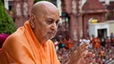  Swamishri blesses devotees