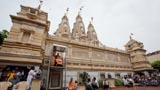  Swamishri after darshan of Thakorji