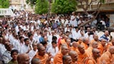  Devotees doing darshan of Swamishri