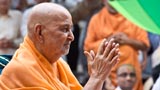  Swamishri bids Jai Swaminarayan to devotees