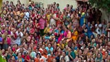  Devotees doing darshan of Swamishri