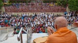  Devotees doing darshan of Swamishri
