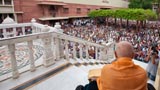  Devotees doing darshan of Swamishri