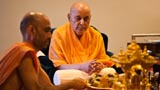  Swamishri performs his morning puja