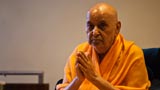  Swamishri bids Jai Swaminarayan after his morning puja