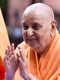  Swamishri blesses all