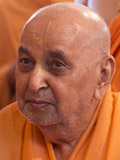 Swamishri in a divine, jovial mood