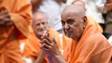  Swamishri bids Jai Swaminarayan to devotees