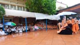  Devotees doing darshan of Swamishri amidst rain