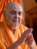  Swamishri blesses all