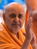  Swamishri blesses all