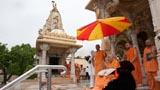  Swamishri bids Jai Swaminarayan to devotees