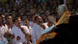  Swamishri bids Jai Swaminarayan to youths
