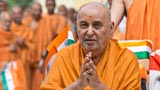  Swamishri engrossed in darshan 