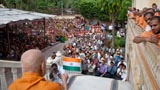  Devotees doing darshan of Swamishri