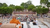  Devotees doing darshan of Swamishri