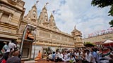  Devotees doing darshan of Swamishri