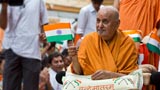  Swamishri continues to wave the Indian tricolor 
