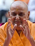  Swamishri blesses devotees