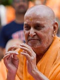  Swamishri blesses devotees