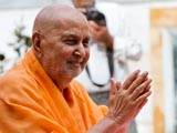  Swamishri bids Jai Swaminarayan to devotees