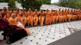 Swamishri bids Jai Swaminarayan to sadhus in the mandir pradakshina