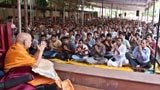  Devotees doing darshan of Swamishri