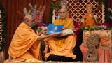  Swamishri inaugurates a new publication 'Shri Nilkanth' based on paintings, in English, Hindi and Gujarati