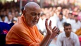  Swamishri blesses devotees