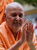  Swamishri blesses all