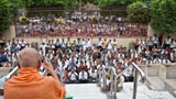  Devotees doing darshan of Swamishri