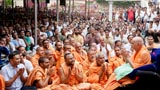  Devotees doing darshan of Swamishri
