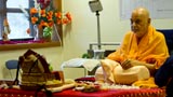  Swamishri performs his morning puja
