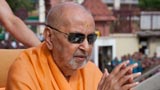  Swamishri bids Jai Swaminarayan to devotees
