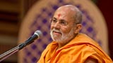  Pujya Viveksagar Swami delivers a discourse