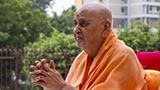  Swamishri engrossed in darshan