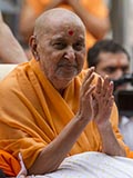  Swamishri blesses all
