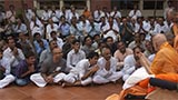  Devotees doing darshan of Swamishri