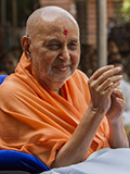  Swamishri blesses all