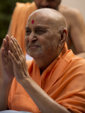  Swamishri blesses all