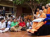  Devotees doing darshan of Swamishri
