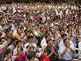  Devotees doing darshan of Swamishri
